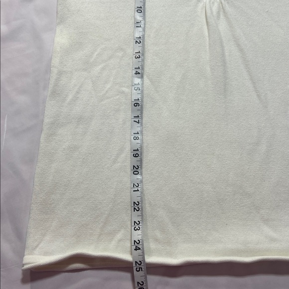 Eddie Bauer Cream V-Neck Knit Sweater Top Women’s Large Classic Soft Stretch - Picture 6 of 8